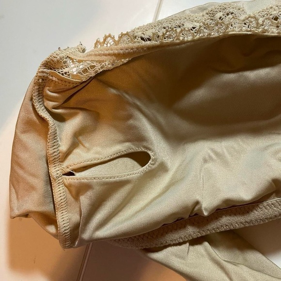 32A Beige strapless bandeau - Picture 4 of 4